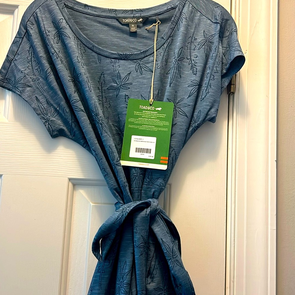 Women’s wrap dress. Size M never worn